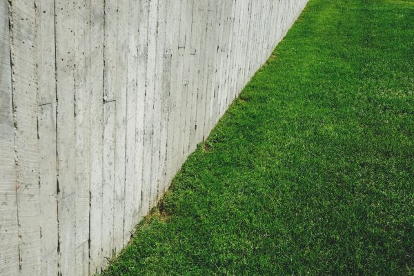 Waarop letten bij het plaatsen van een schutting: een gids voor een succesvolle installatie